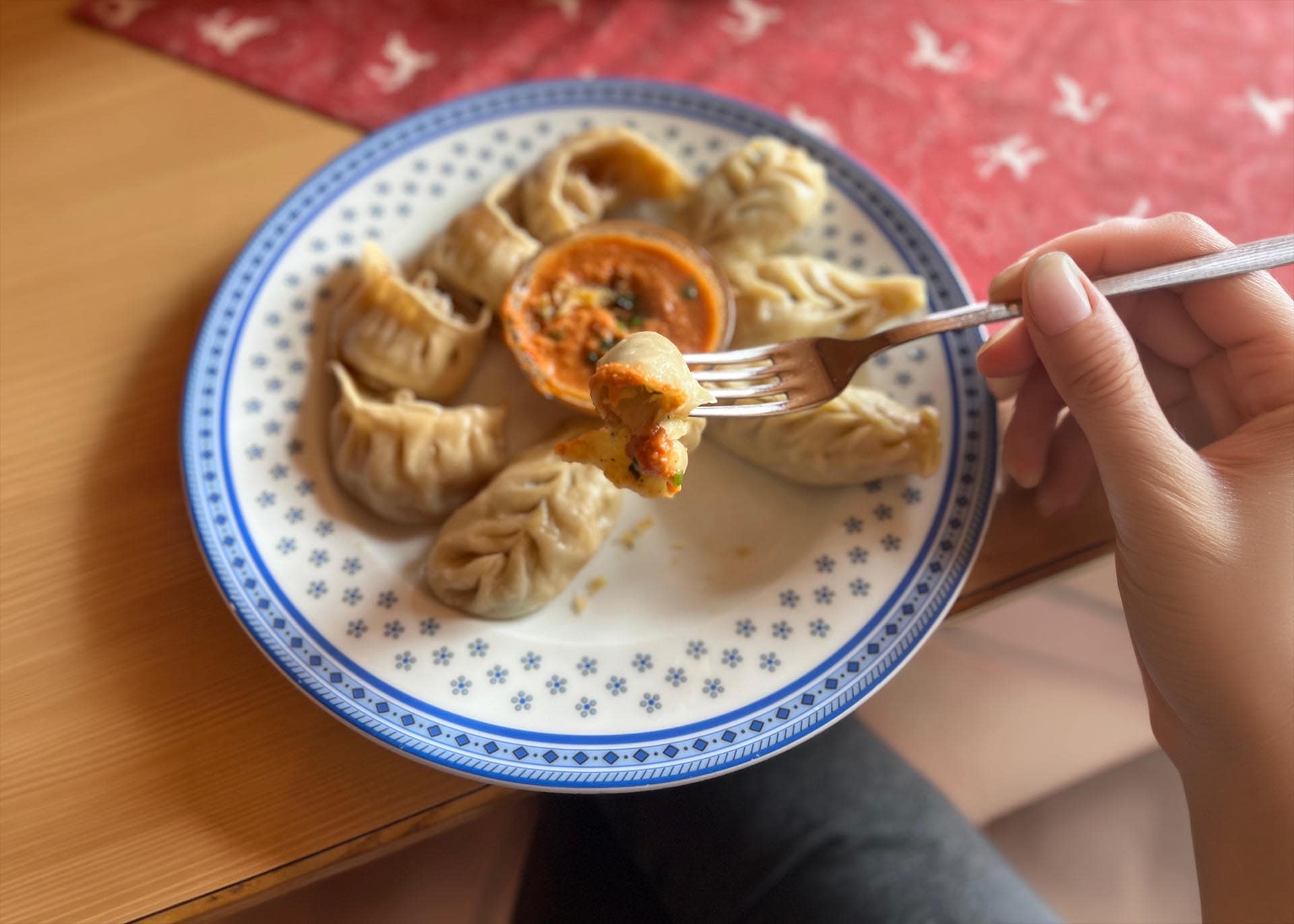 Nepalesische Spezialitäten auf der Gjaid Alm